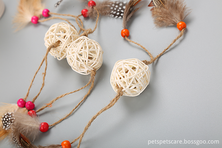 natural color hollow rattan ball with feather cat ball toy