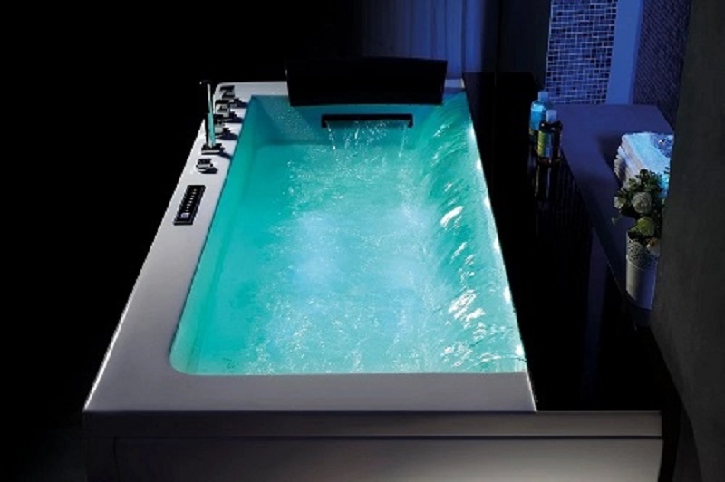 Freestanding Whirlpool Tub With Heater