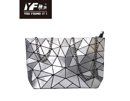 Fashion Geometric Luminous Clutch Handbags for Women Holographic Reflective Crossbody Bag Purse supplier