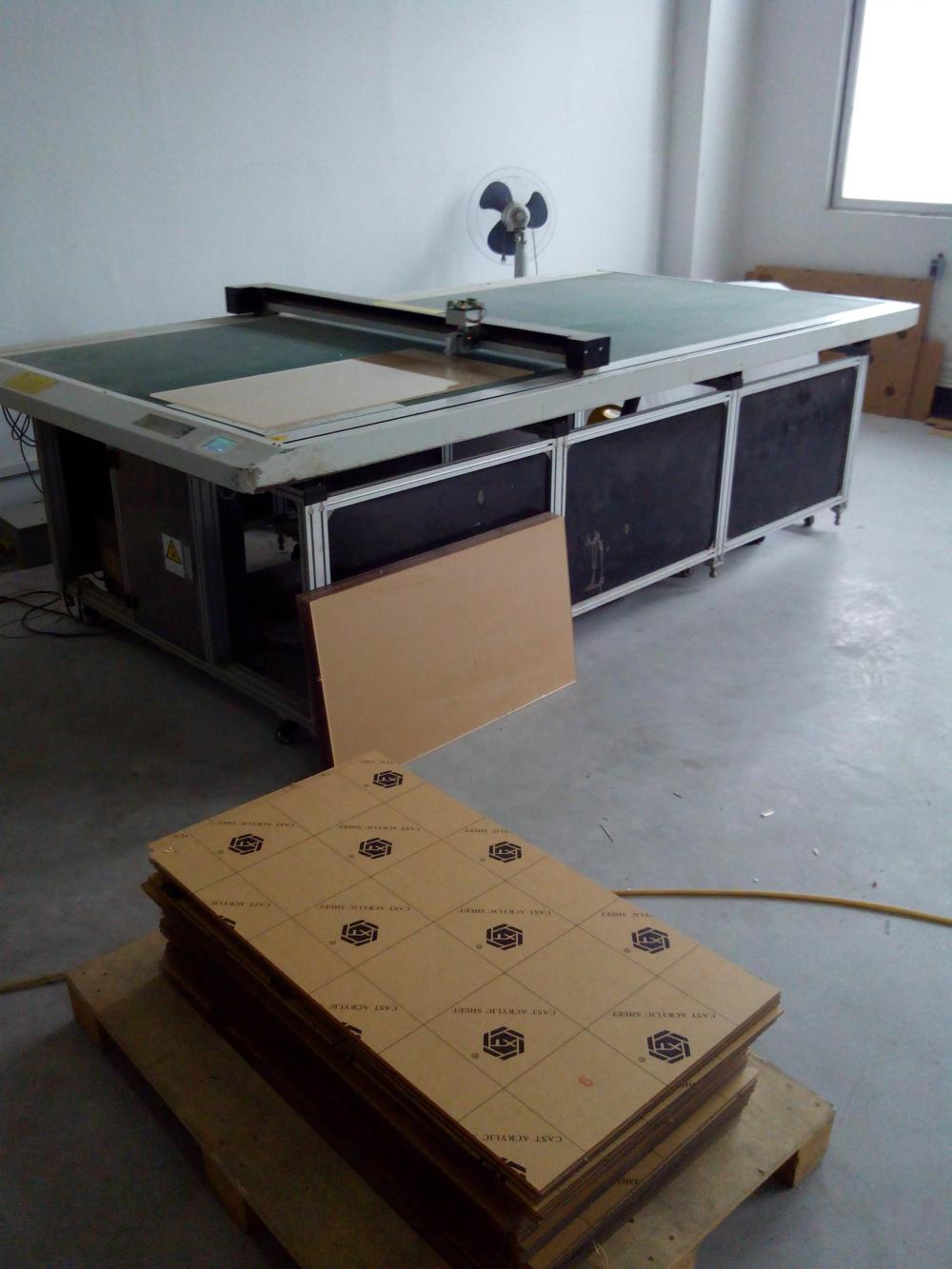 CNC Router for light guide plate