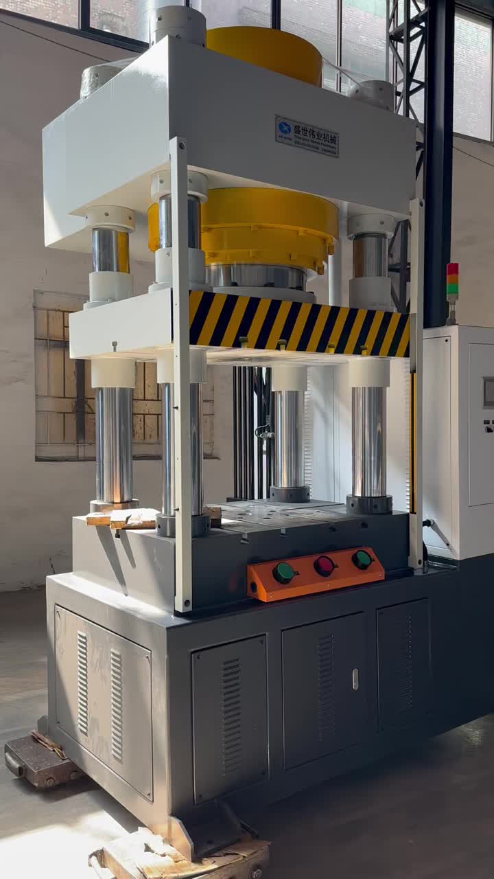 Hydraulic press hauling