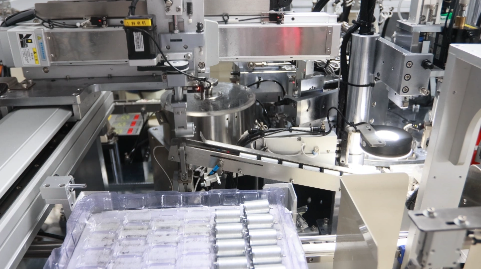 High-Speed Finished Pump Handling in Air Pump Production