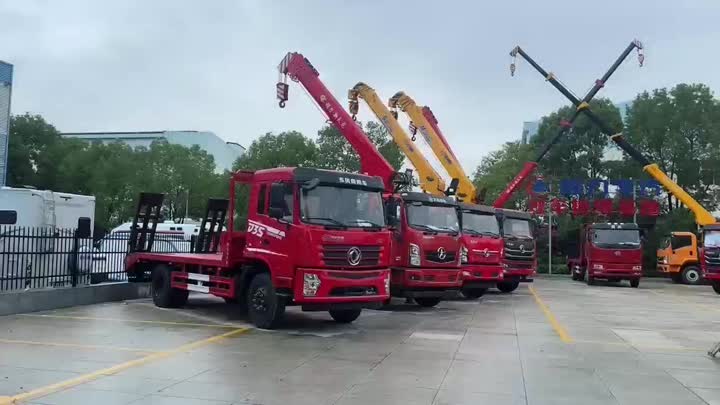 camion à plateau de grue à camion