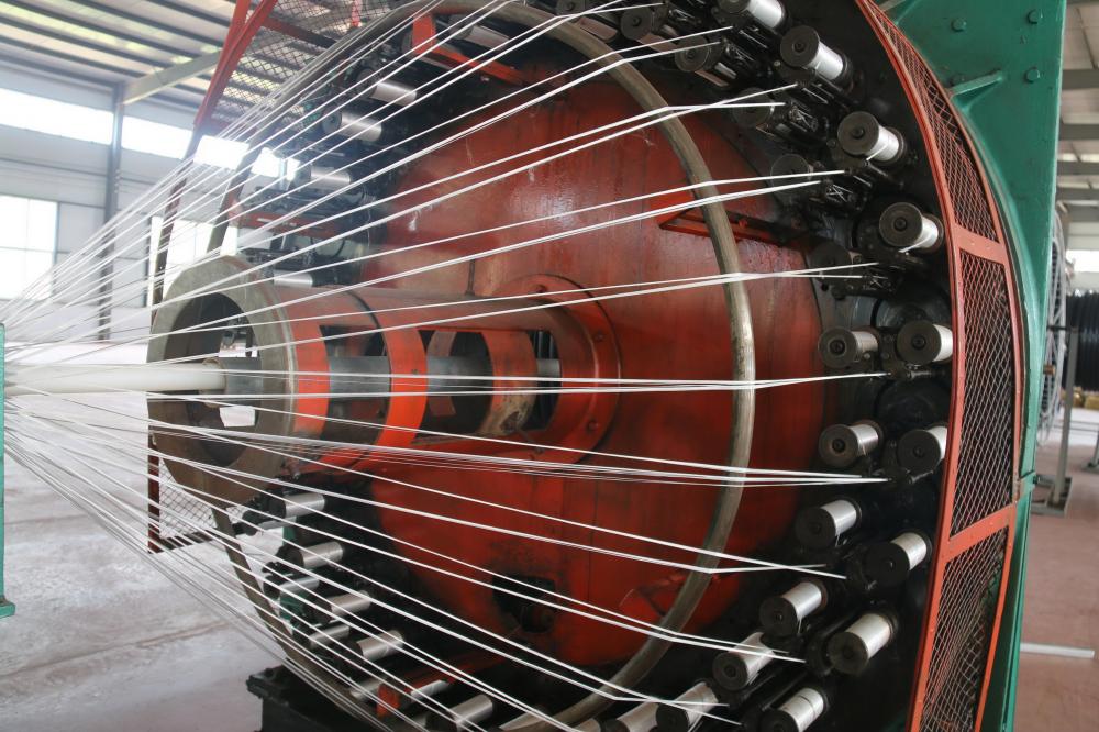 Fiber knitting machine