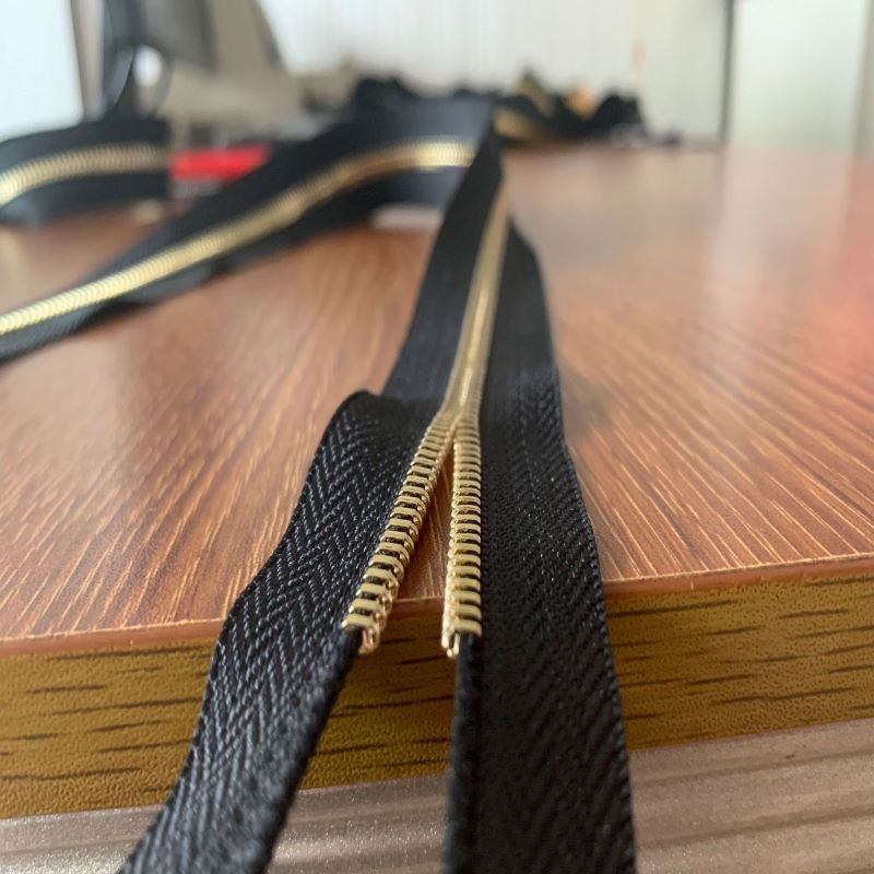  Brass zippers for luggage