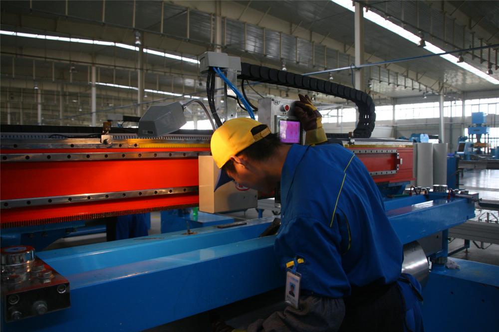 Solar water heater production line (11)