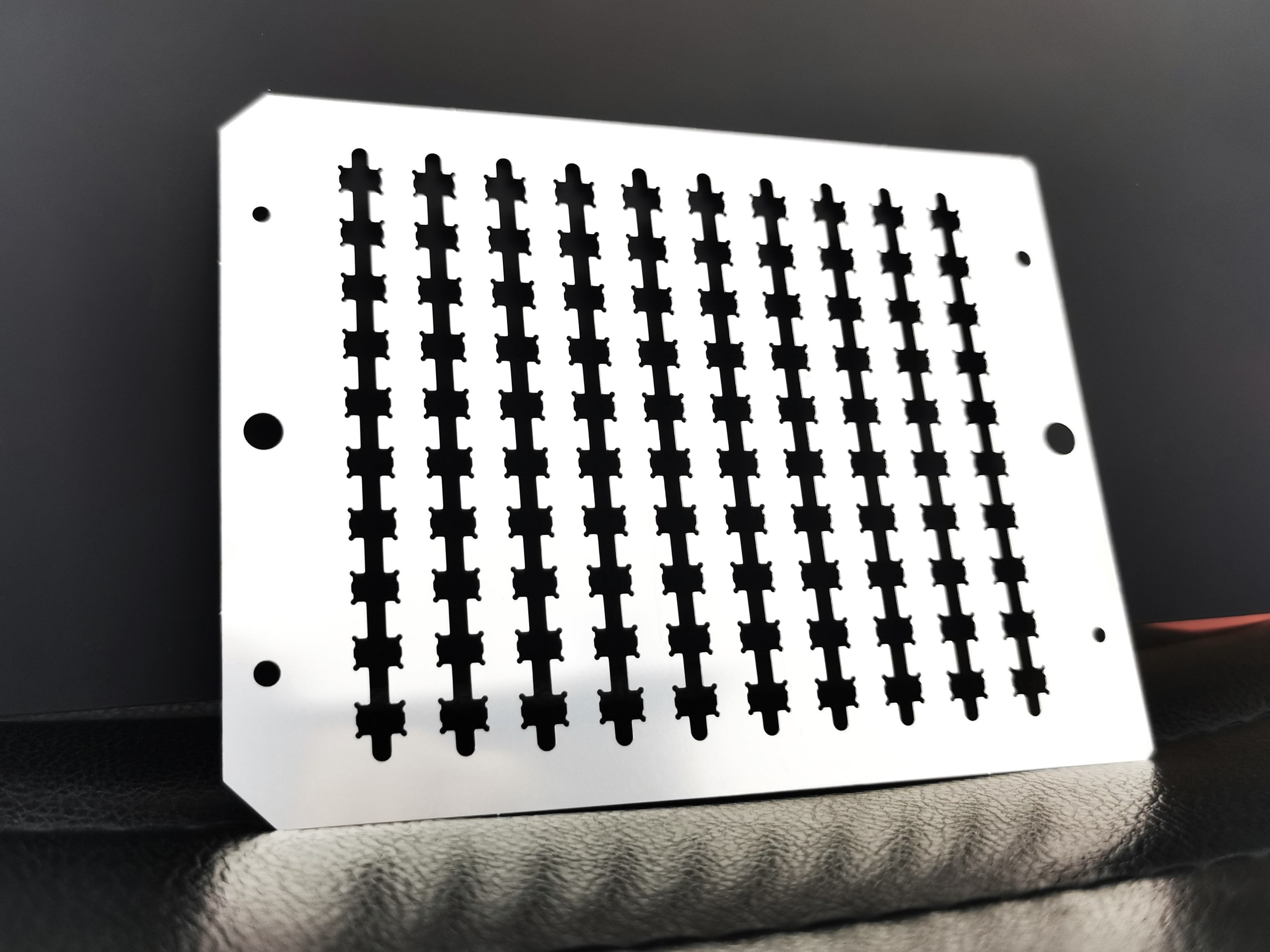 Etching Metal Fixture Plate for Flexible Substrate