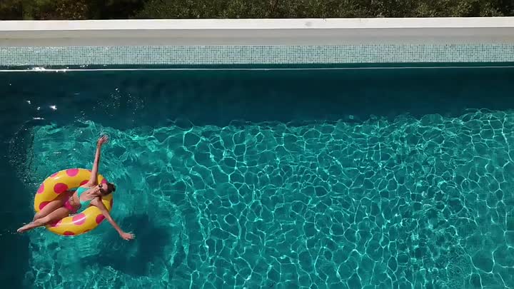 Les flotteurs de piscine