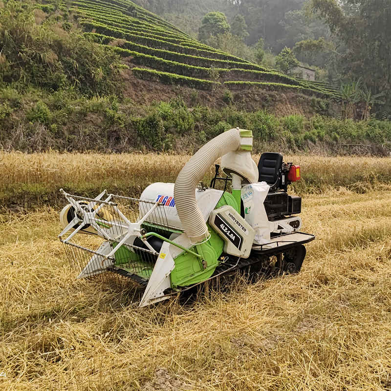 4LZ-1.2A mini combine harvester