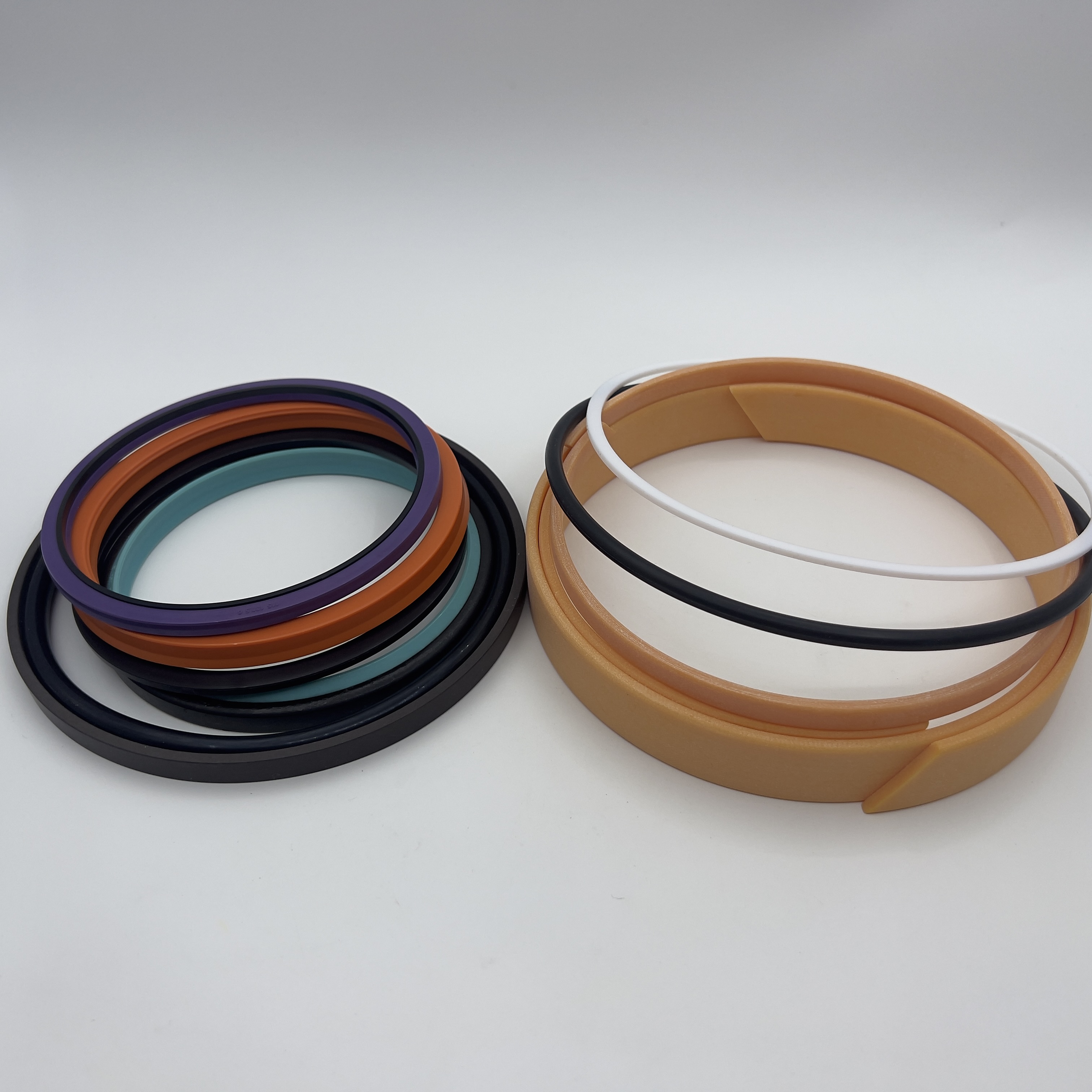 Hydraulic cylinder sealing kit