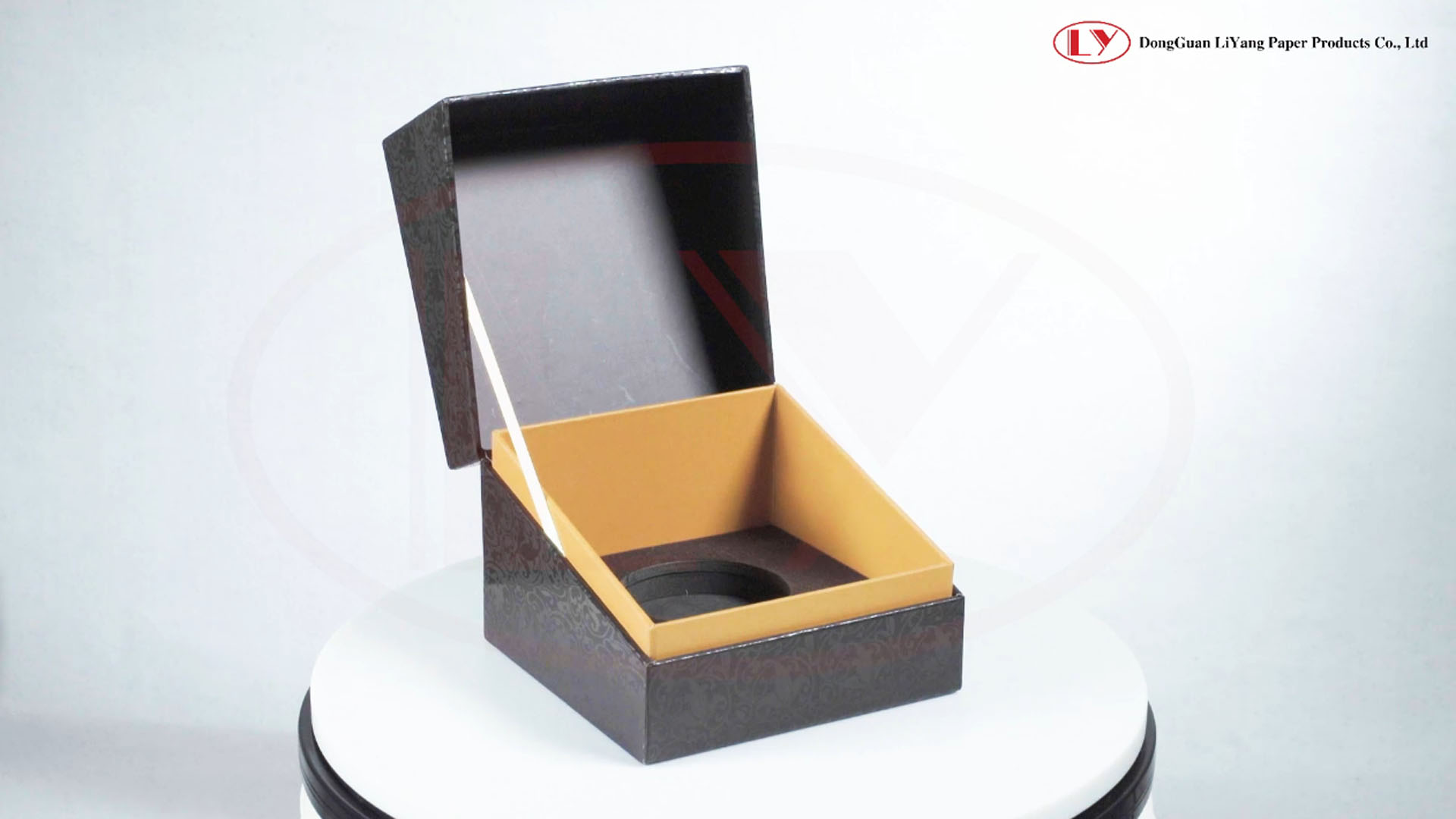 Cardboard Packaging Perfume Gift Box Made in China 