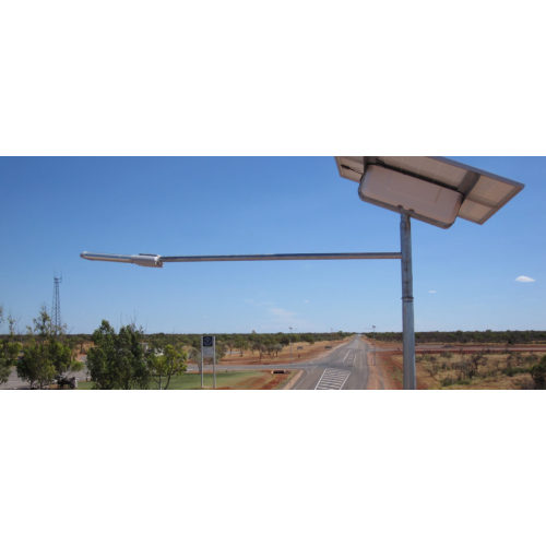 What's the problem with solar street lights that keep flashing?