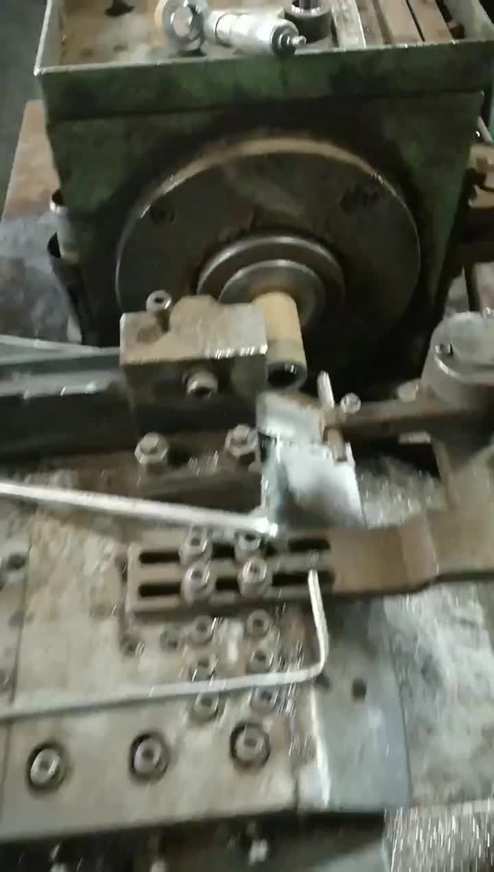 Pipe cutting machine