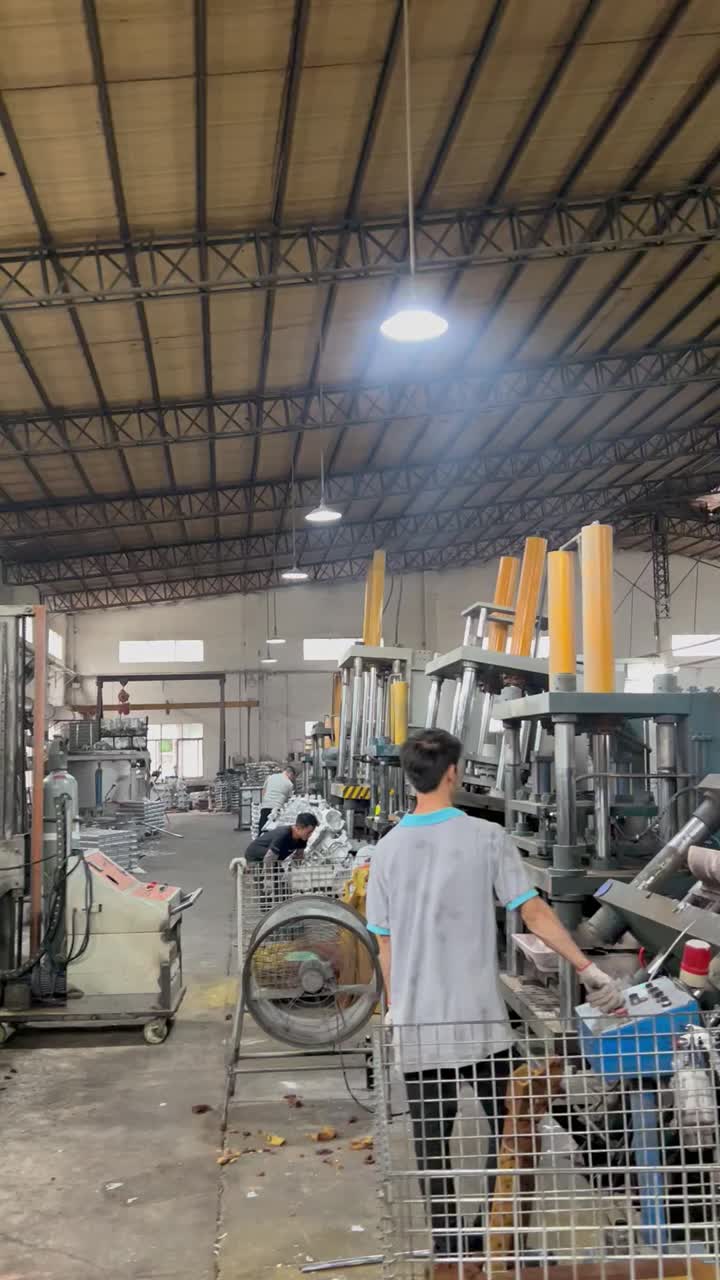 Gravity casting process - machine rotation casting