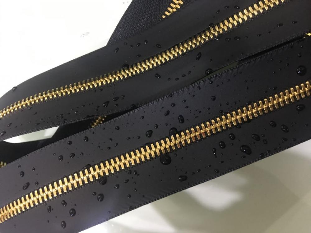 Heavy duty golden brass zippers for luggage