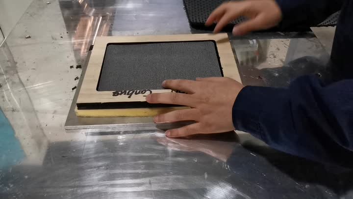 Machine de cachetage à haute fréquence de tapis de voiture de PVC.mp4