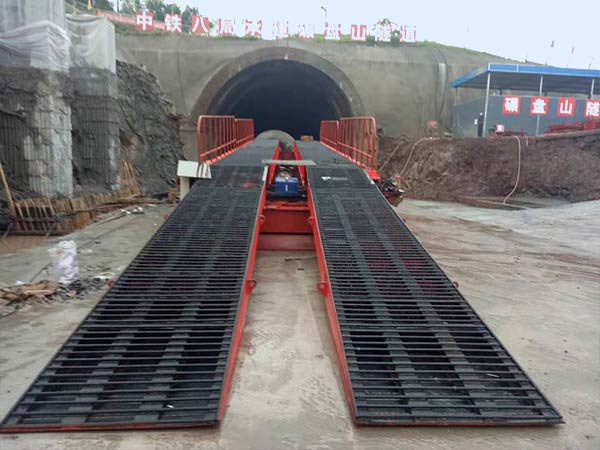 Selbstfahrende hydraulische invertierende Brückenschalung Bauschritte | Gaofei