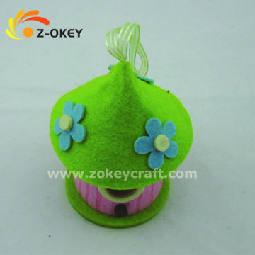 Small house-shaped felt home decor storage basket