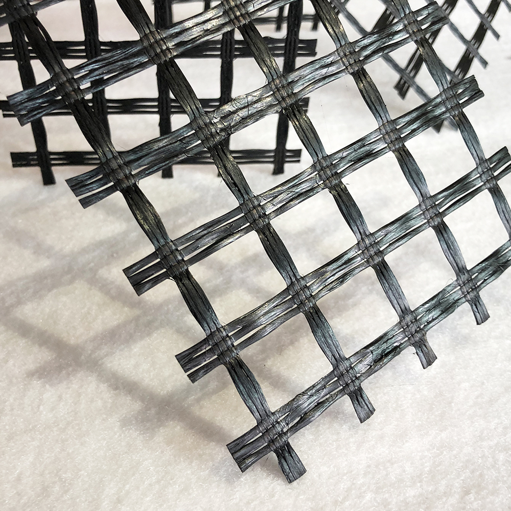 HDPE مركب ناعم معزز UNI GEOGRID