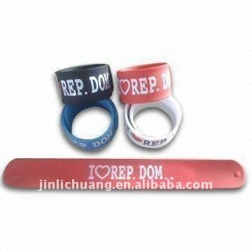 China brand silicone slap bracelets,snap bangles