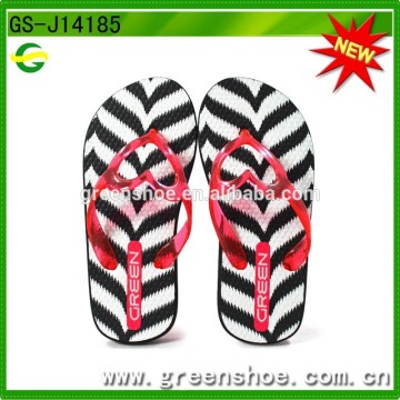 Simple design girls cute v strap slippers