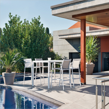 Hot Sale Flowering Plum Elegant White Aluminum Sling Patio Garden Bar Set