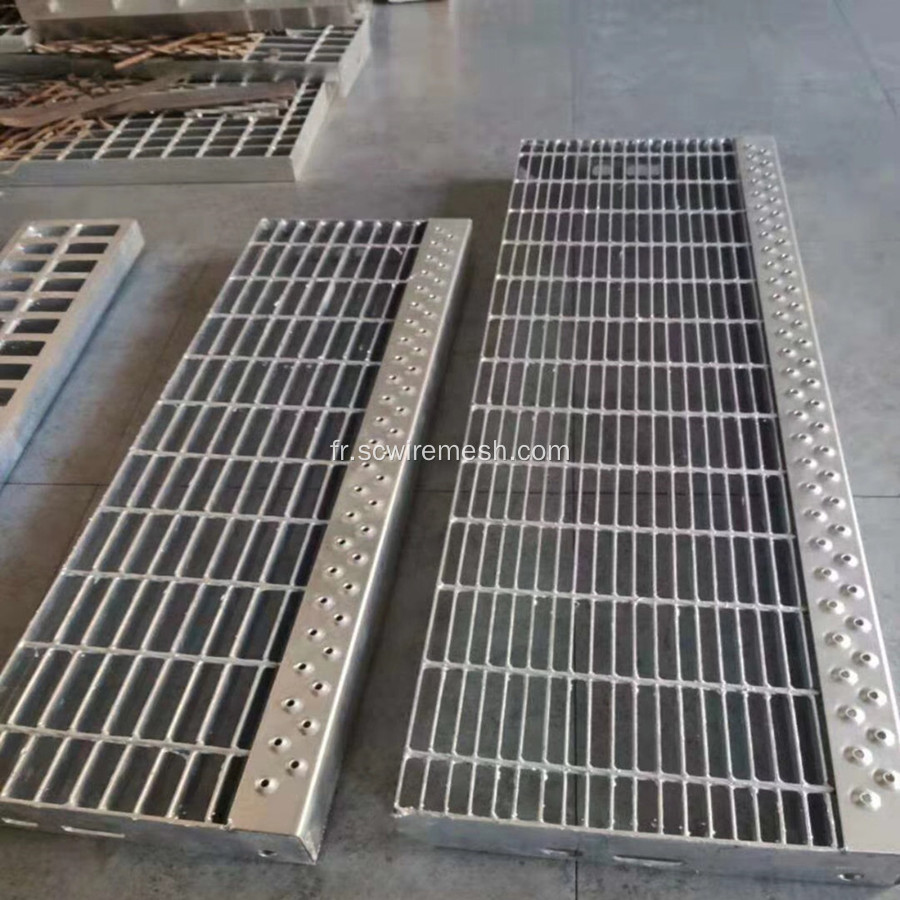 Escalier en grille en acier galvanisé