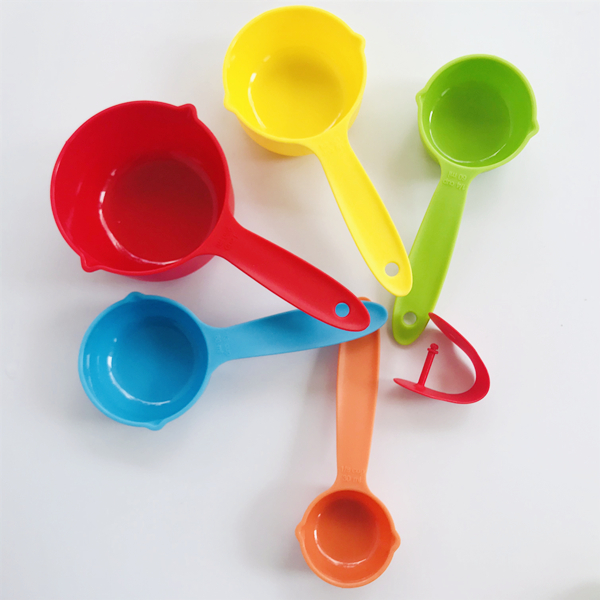 Messbecher & Löffel measuring cup & spoon