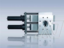 Double-plate hydraulic screen changer