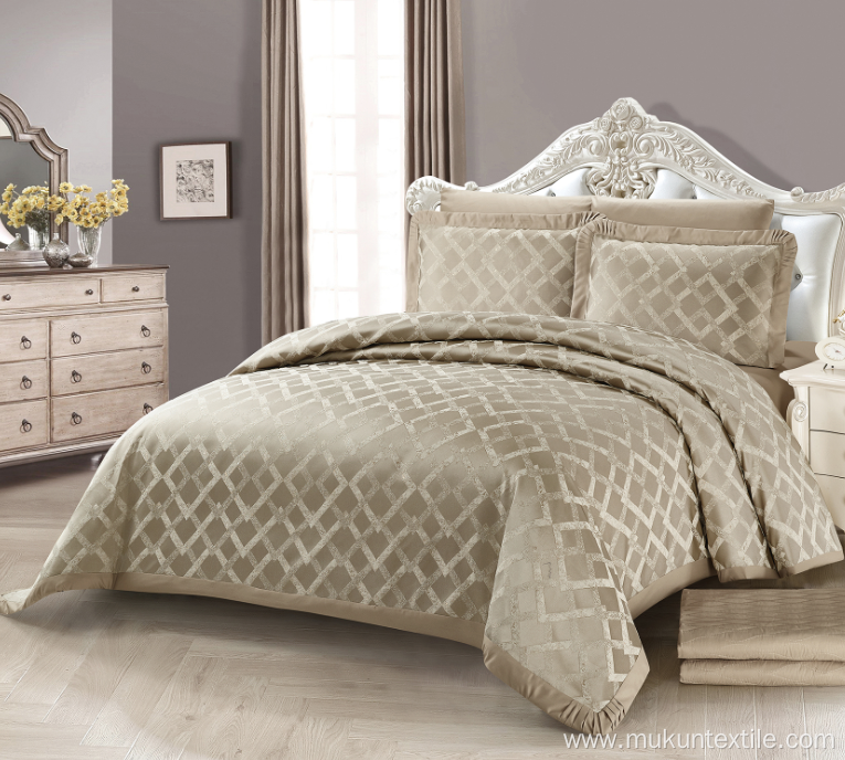 Luxury jacquard quilt bedding comforter set