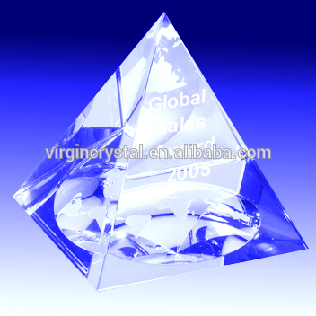 Transparent crystal pyramid paperweight triangle paperweight