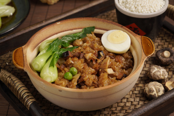 Bibimbap With Mushroom Sauce Self -heated Rice