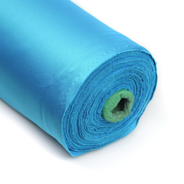 Chất liệu lụa mềm mại 100% Polyester