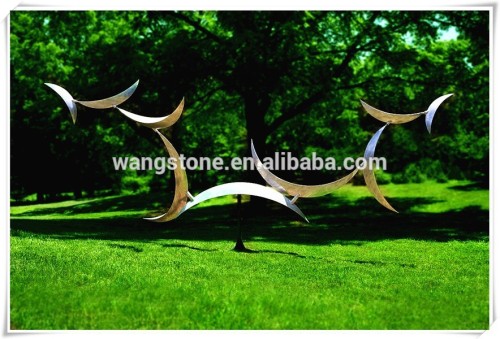 Stainless Steel Garden Abstract Sculpture Crescent Moon Shape