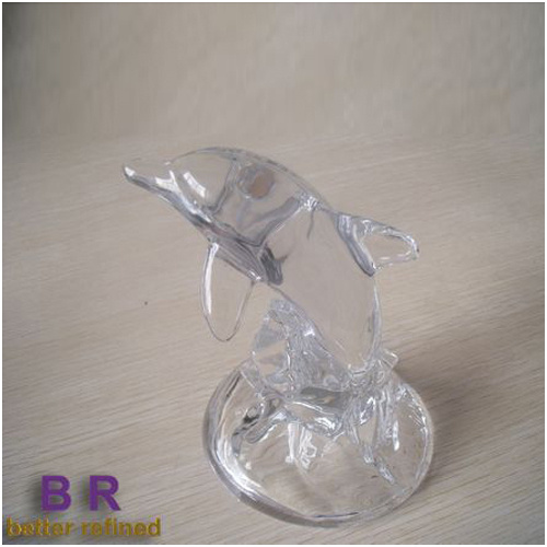 Pequeño delfín de cristal para decoración