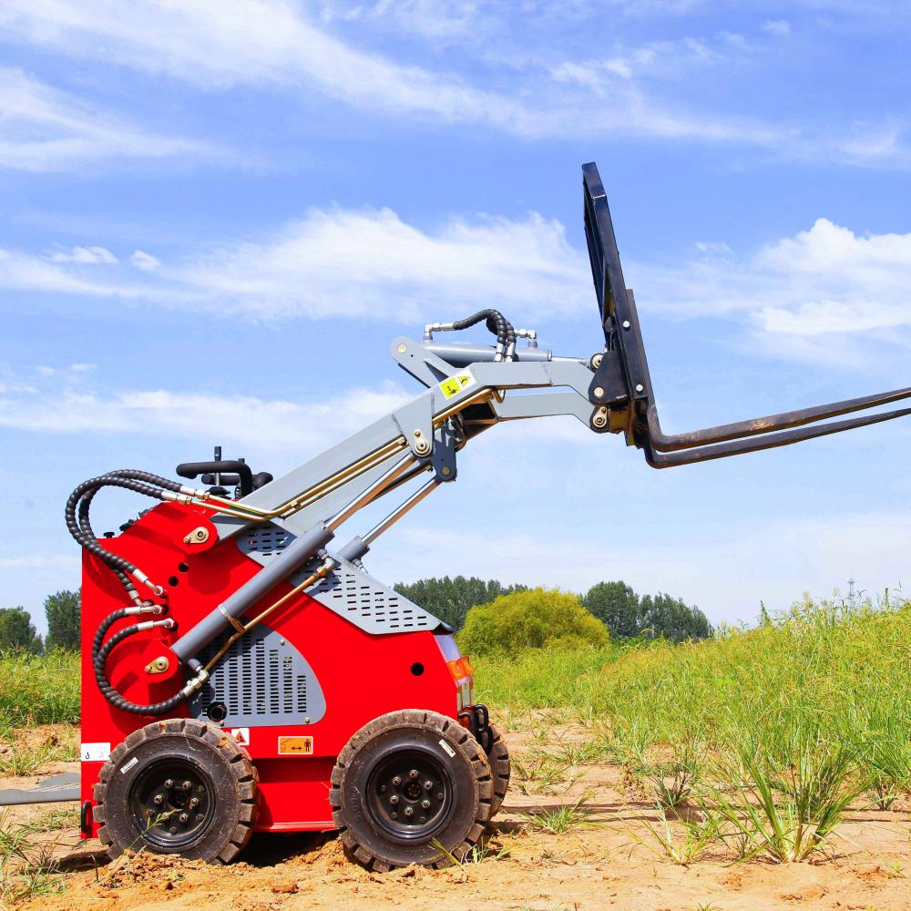 Konstruksi multifungsi steer loader roda kecil