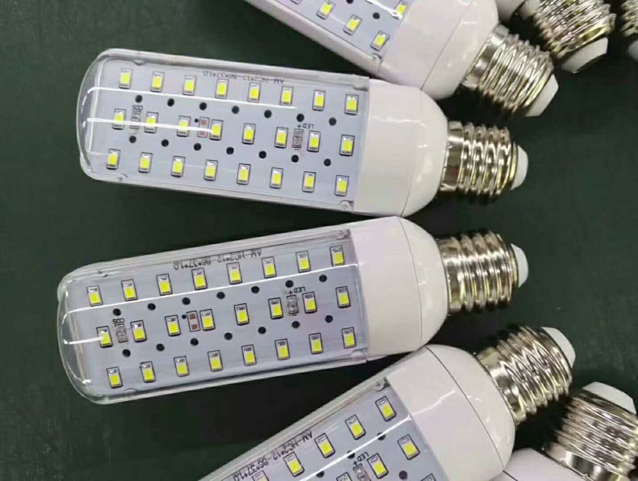 Dimmable led corn bulb