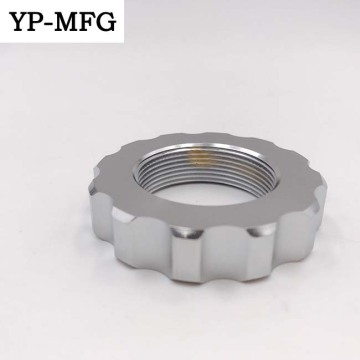 Máy tiện gia công CNC