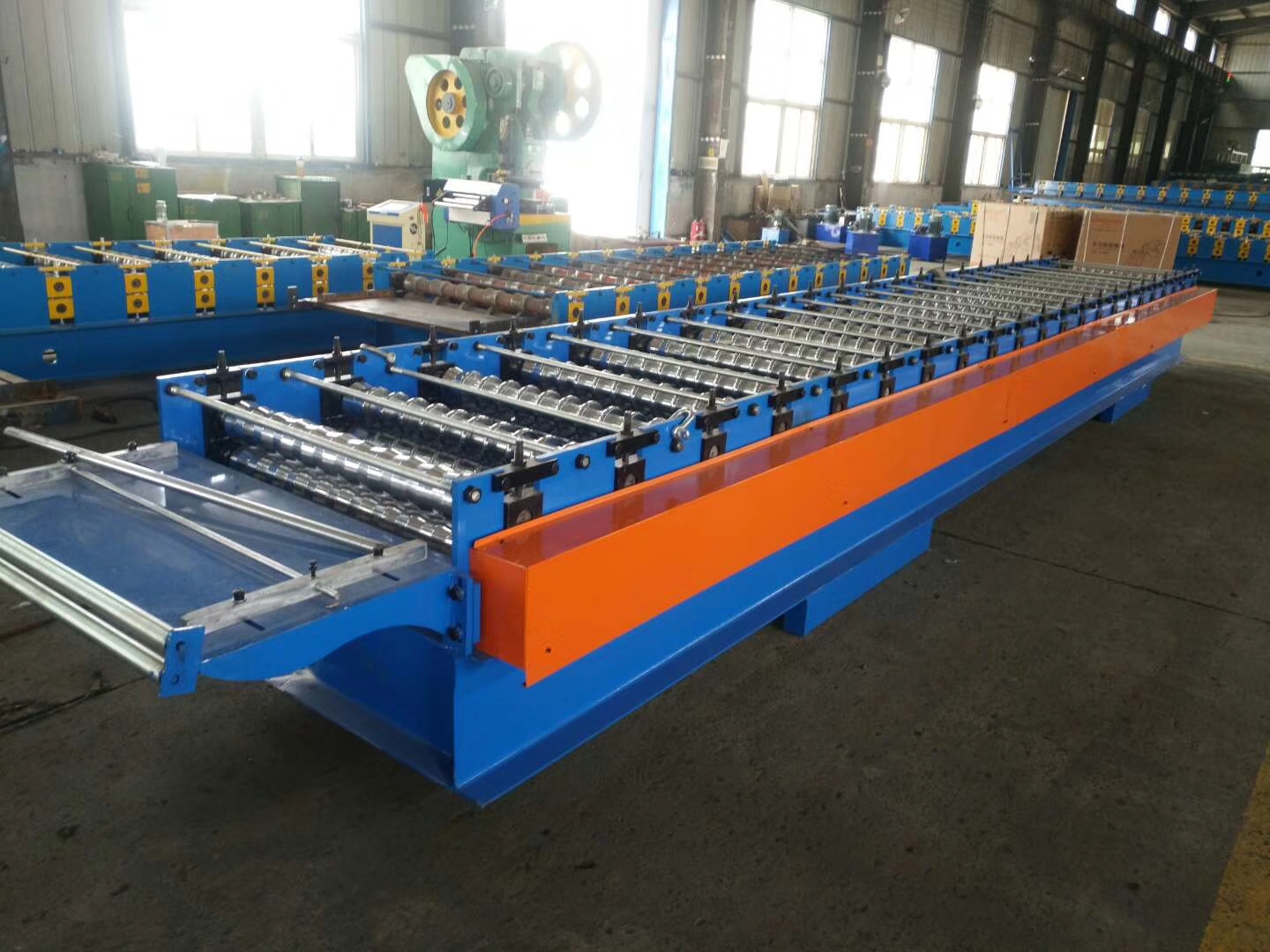 Galvanized metal arched corrugated steel roof making machine