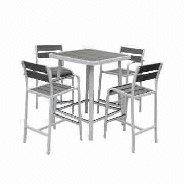 Bar table set, done with powder coating, suitable for indoor and outdoor use