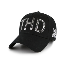 Customized unisex quality baseball hat with metal decoration