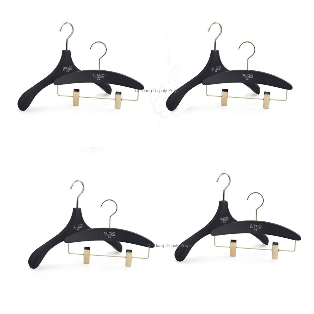 DL523 2019 wholesale new fashion Custom Made Black Wooden Clothes Hangers with metal hook suits