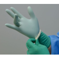 Odrzucone lateksowe rękawiczki medyczne