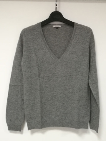 cashmere and wool blended sweater