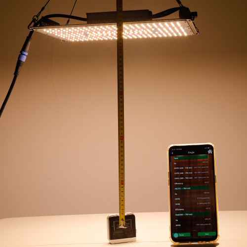 Il pannello LED Quantum Board a spettro completo coltiva la luce