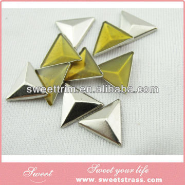 Triangle Hotfix Metal Convex stud