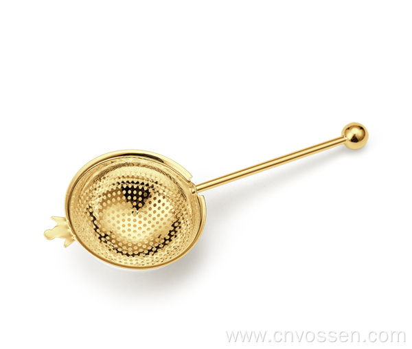 Stainless steel tea strainer with handle