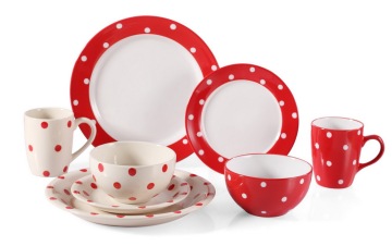 16 Piece Stoneware Dinnerware Set-Red
