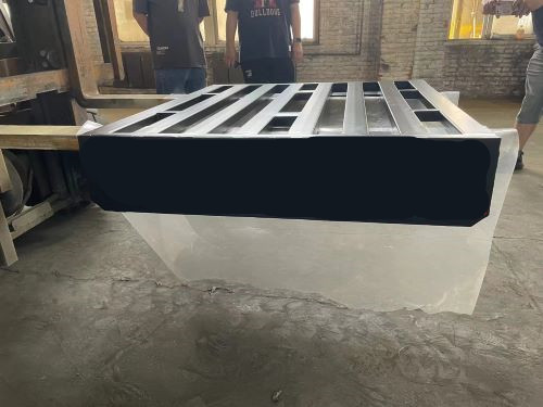 Steel pallet