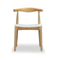 Hans wegner Elbow Chair voor restaurantkamer